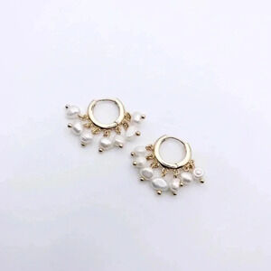 FRESHWATER pearl hoops